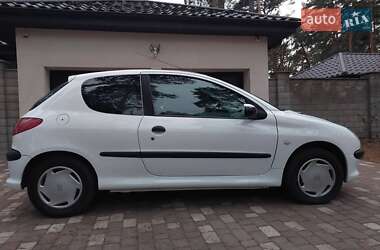 Хэтчбек Peugeot 206 2006 в Чернигове