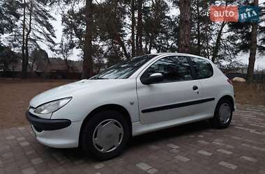 Хетчбек Peugeot 206 2006 в Чернігові