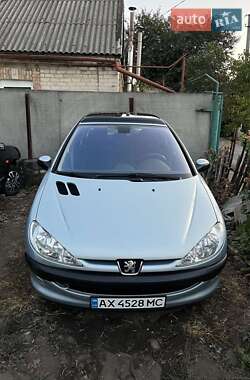 Хэтчбек Peugeot 206 2003 в Запорожье