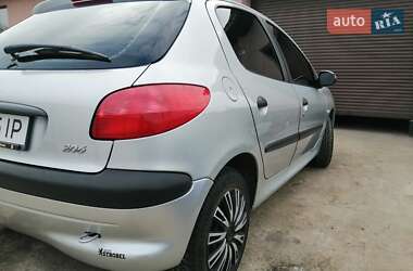 Хэтчбек Peugeot 206 2003 в Виннице