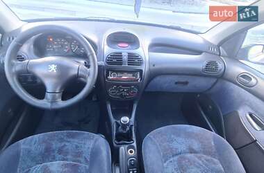 Хэтчбек Peugeot 206 2004 в Черкассах