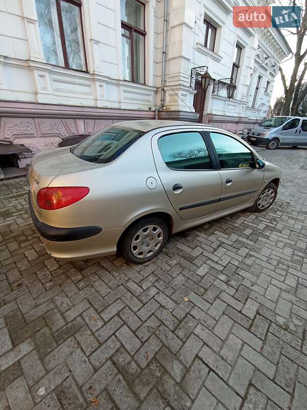 Седан Peugeot 206 2006 в Сумах