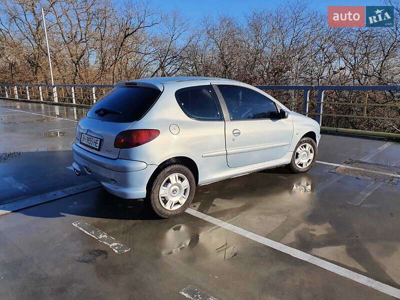 Хэтчбек Peugeot 206 2004 в Одессе