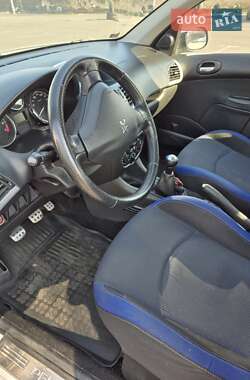 Седан Peugeot 206 2012 в Киеве