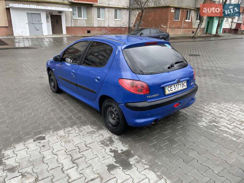 Хетчбек Peugeot 206 2003 в Чернівцях