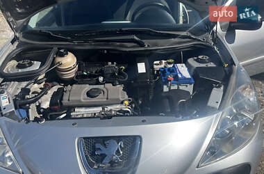 Хэтчбек Peugeot 206 2009 в 