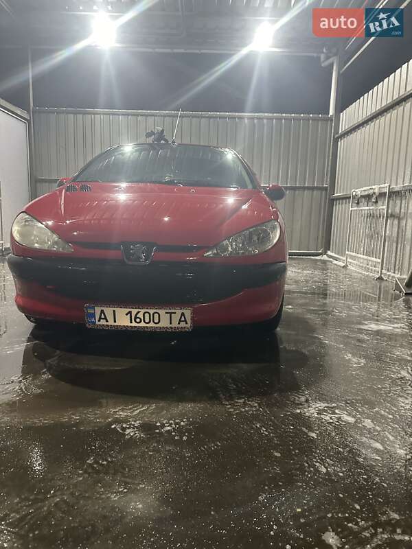 Хэтчбек Peugeot 206 2005 в Киеве