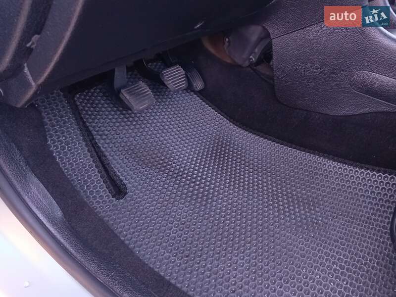 Седан Peugeot 206 2009 в Києві