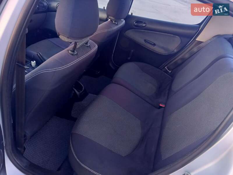 Седан Peugeot 206 2009 в Києві