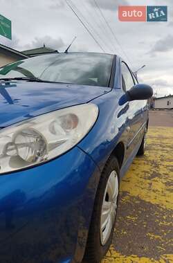 Хетчбек Peugeot 206 2011 в 