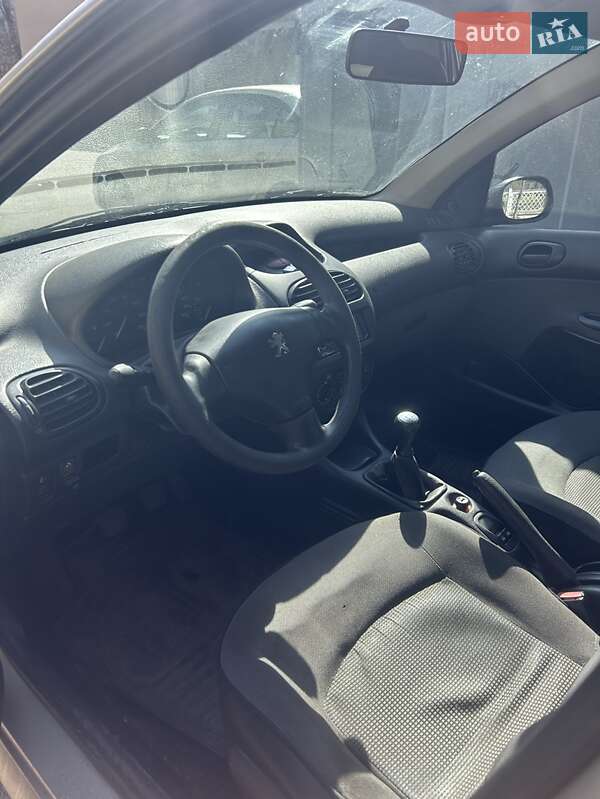 Седан Peugeot 206 2006 в Києві