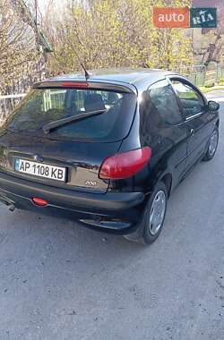 Хетчбек Peugeot 206 2002 в 