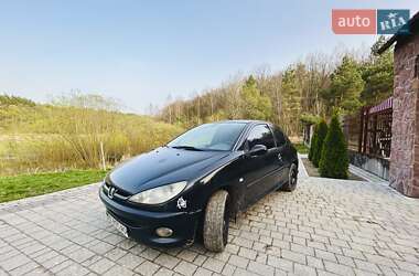 Хэтчбек Peugeot 206 2004 в 