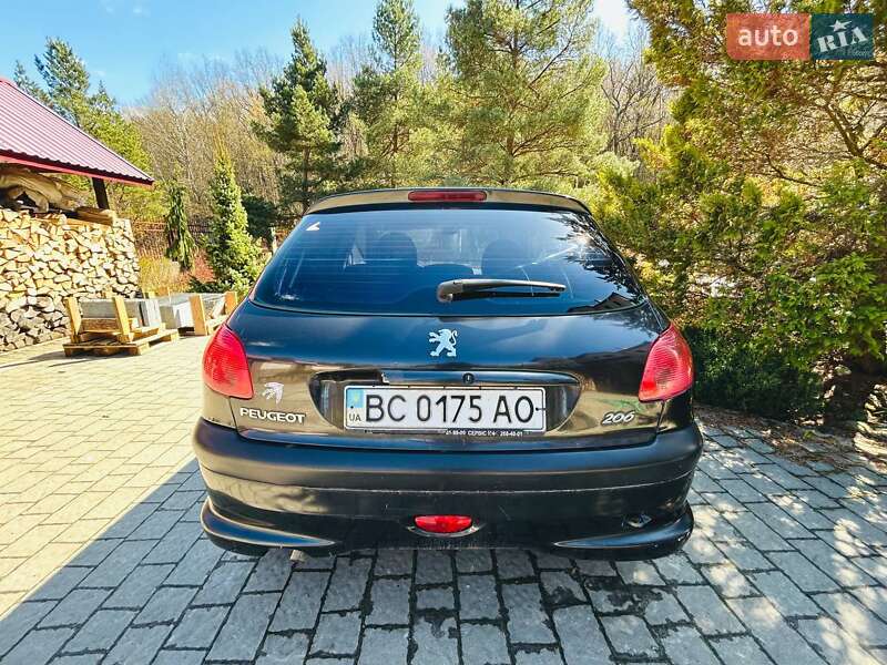 Хэтчбек Peugeot 206 2004 в Львове