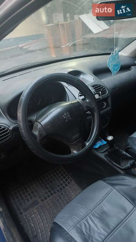 Хэтчбек Peugeot 206 2006 в Киеве