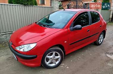 Хэтчбек Peugeot 206 2003 в Черновцах