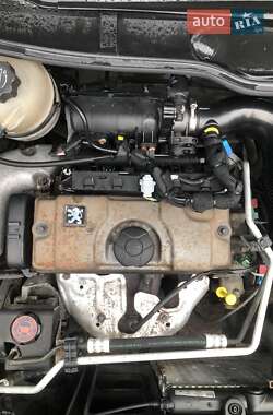 Универсал Peugeot 206 2004 в 