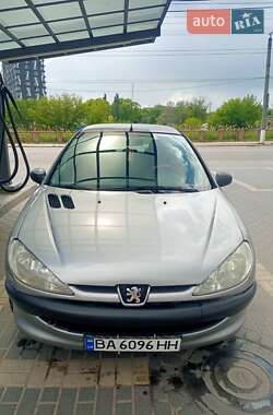 Хэтчбек Peugeot 206 2005 в Кропивницком