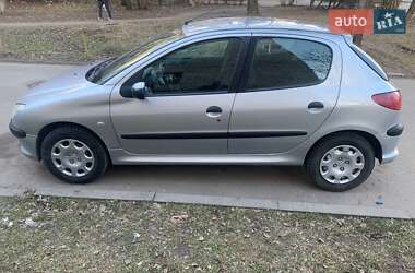 Хэтчбек Peugeot 206 2008 в Черновцах