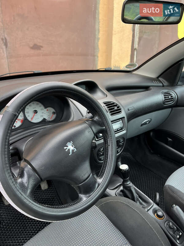 Кабриолет Peugeot 206 2003 в Бориславе фото 7 Кабриолет Peugeot 206 2003 в Бориславе