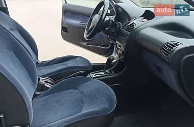 Хэтчбек Peugeot 206 2002 в 