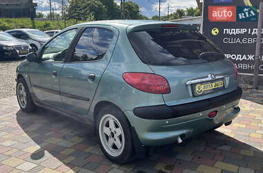 Хэтчбек Peugeot 206 2002 в 
