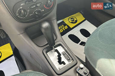 Хэтчбек Peugeot 206 2002 в 