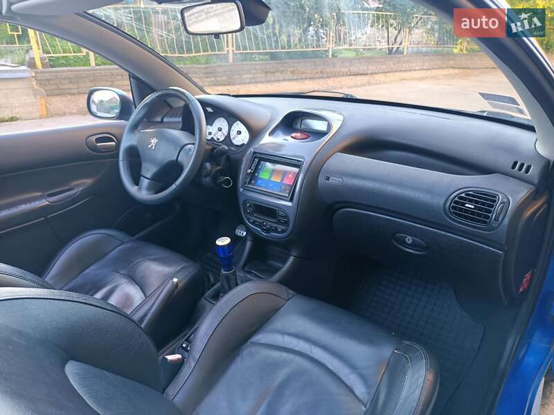 Кабріолет Peugeot 206 2002 в Охтирці