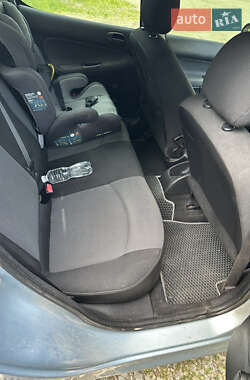 Хетчбек Peugeot 206 2008 в 
