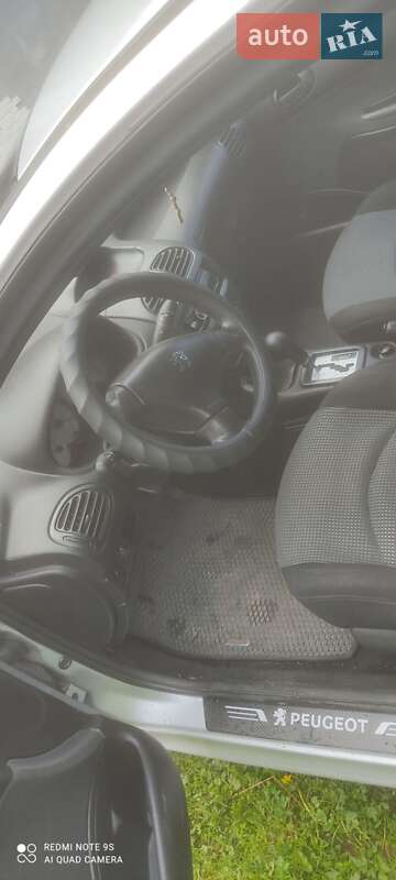 Хэтчбек Peugeot 206 2002 в Стрые