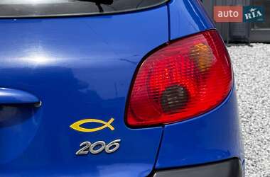 Хетчбек Peugeot 206 2006 в 