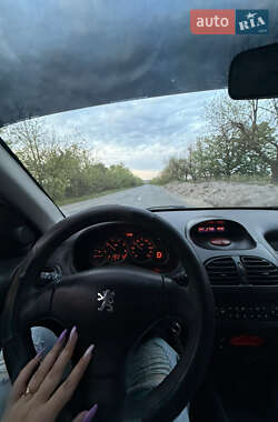 Хэтчбек Peugeot 206 2008 в 