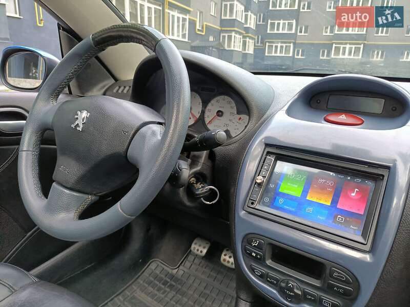 Кабриолет Peugeot 206 2002 в Ахтырке