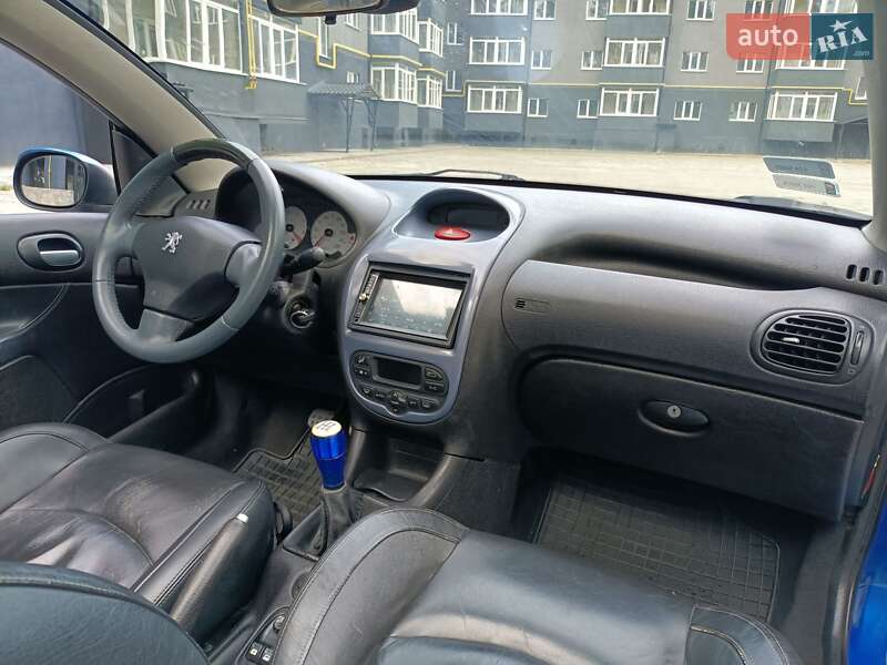 Кабриолет Peugeot 206 2002 в Ахтырке
