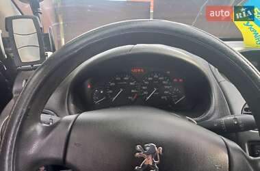 Хетчбек Peugeot 206 2006 в 