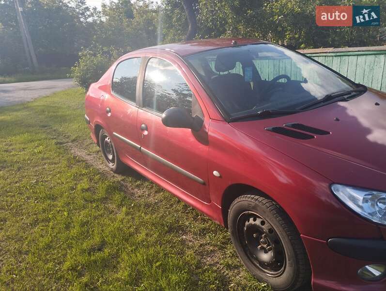 Седан Peugeot 206 2008 в Оринині