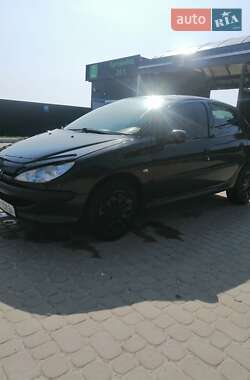 Хэтчбек Peugeot 206 2006 в 