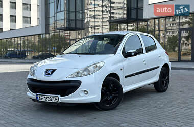 Хэтчбек Peugeot 206 2009 в Днепре