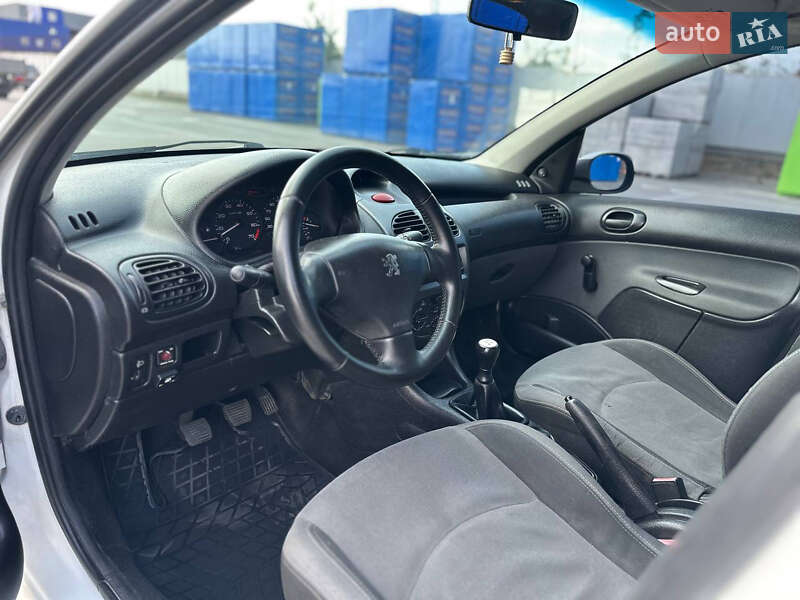 Хэтчбек Peugeot 206 2008 в Белой Церкви