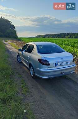 Седан Peugeot 206 2008 в Барышевке
