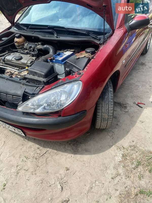 Хэтчбек Peugeot 206 2005 в Киеве