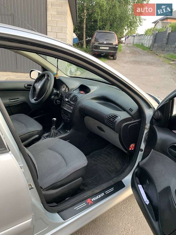 Седан Peugeot 206 2008 в Дубно