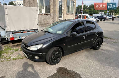 Хэтчбек Peugeot 206 2005 в Киеве