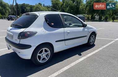 Хетчбек Peugeot 206 2002 в 