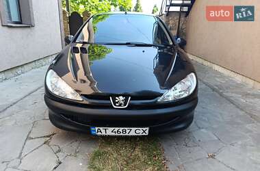 Хэтчбек Peugeot 206 2006 в 