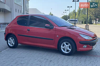 Хэтчбек Peugeot 206 2001 в 