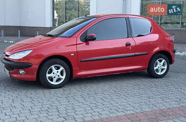 Хэтчбек Peugeot 206 2001 в 