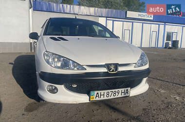 Седан Peugeot 206 2010 в Києві