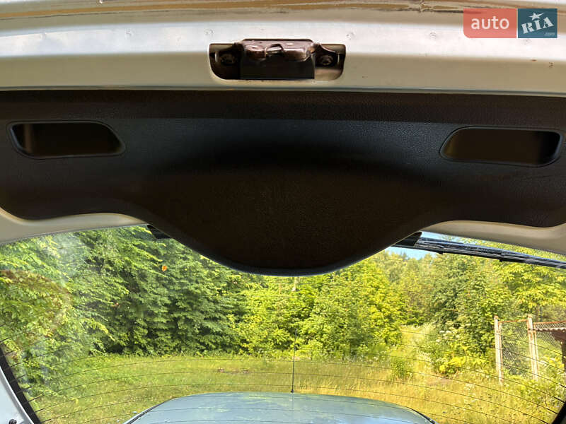 Хетчбек Peugeot 206 2003 в Кременчуці