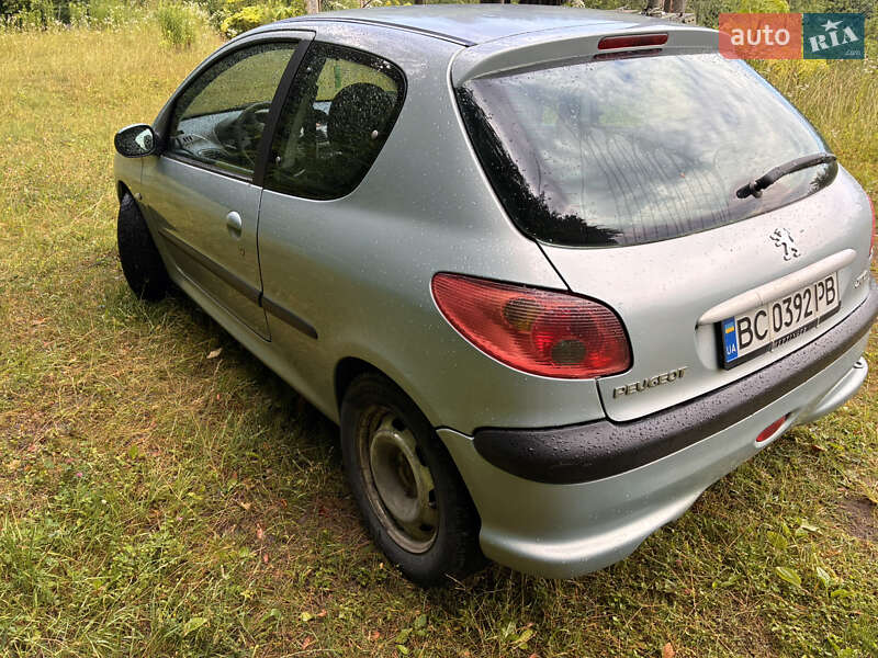 Хетчбек Peugeot 206 2003 в Кременчуці